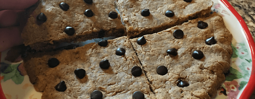 giant-peanut-butter-chocolate-chip-cookie-2